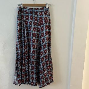 NWOT, silk skirt: genuine 0039 Italy brand (S)